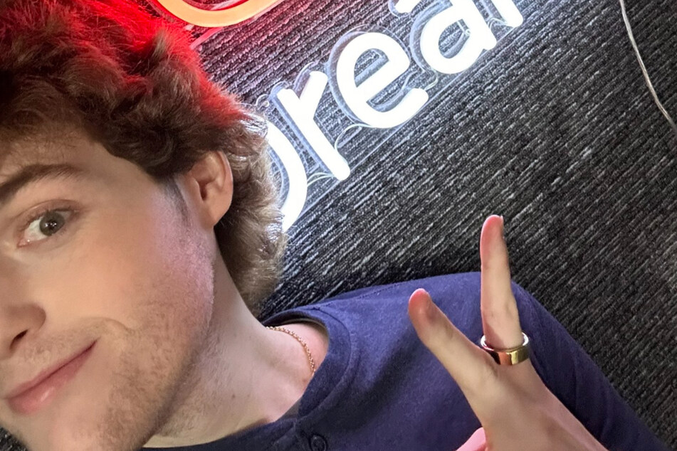 Who Is Dream And Why Is The Internet Freaking Out About The 'Minecraft'  Star's Face?