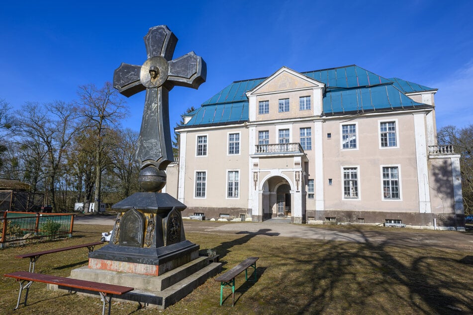 Ein orthodoxes Kloster im Nordosten von Brandenburg finanziert sich durch ganz besondere Projekte.