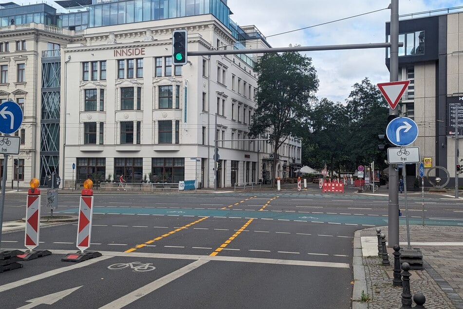 Über den Dittrichring führt nun ein gelber Radstreifen.