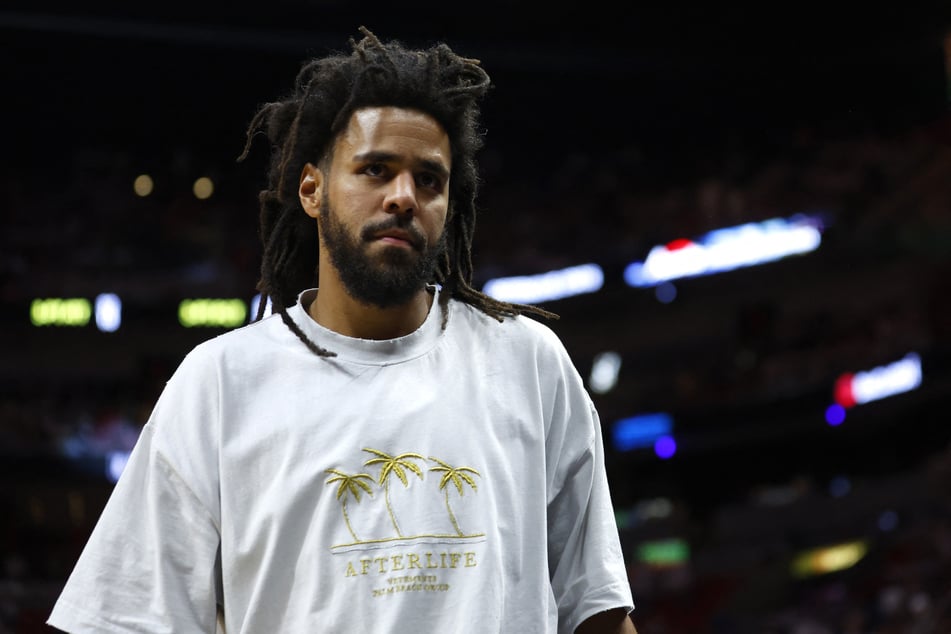 J. Cole signed a contract with the Chinese professional basketball team Nanjing Monkey Kings and will make his debut Thursday.