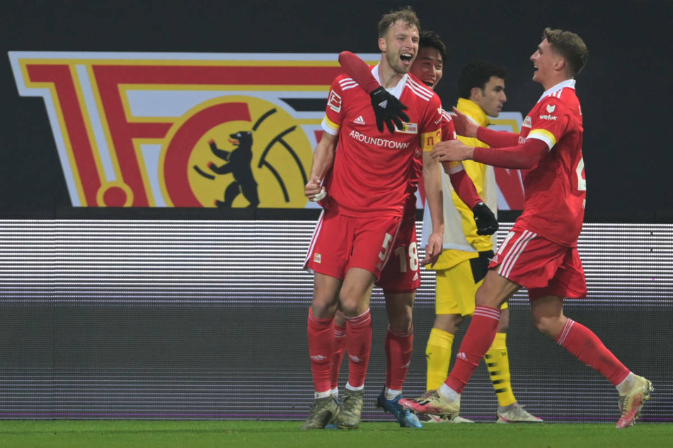 Durch den Siegtreffer von Marvin Friedrich (25, l.) triumphierte Union Berlin im Hinspiel mit 2:1 über Borussia Dortmund.