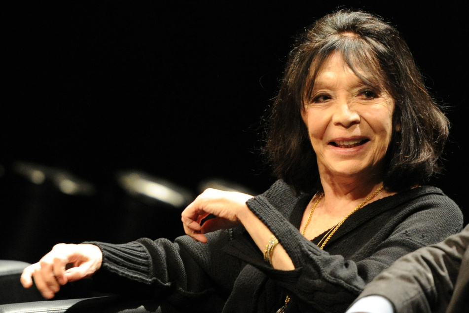 Die französische Sängerin und Schauspielerin Juliette Greco während einer Lesung aus ihrer Autobiographie "So bin ich eben" 2012 im Kampnagel in Hamburg.