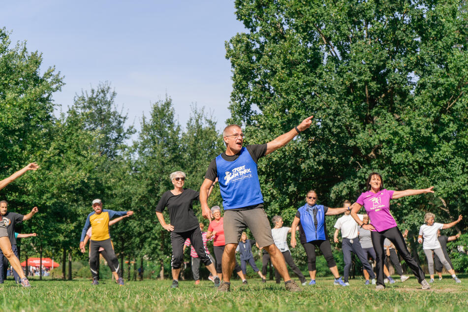 Das Programm zur Bewegungsförderung "Sport im Park inklusiv" bietet barrierefreie Sportkurse für alle.