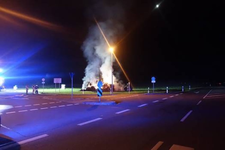 Die Löscharbeiten behinderten teilweise den Verkehr.