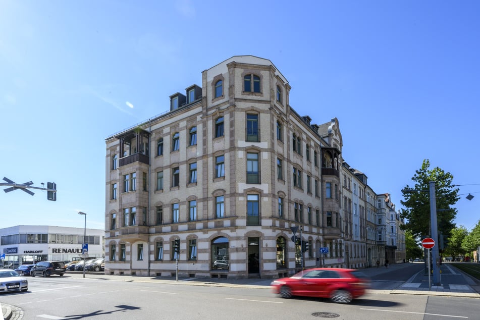 Das Lokal liegt direkt am Stadtlerplatz.