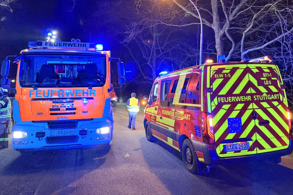 Stuttgart: Einsatz im dichten Qualm: Stuttgarter Feuerwehr rettet Bewohner bei Wohnungsbrand