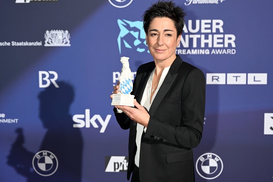 Dunja Hayali erhielt beim Medienpreis "Blauer Panther" in München den Ehrenpreis.