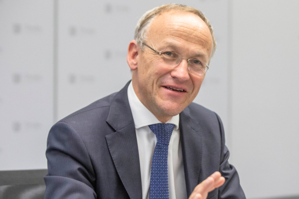 Finanzchef Peter Lames (56, SPD) hat wieder gut lachen: "Corona" hat kaum Auswirkungen auf den städtischen Haushalt.