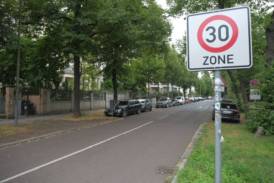 Die Stadt will noch Ende des Jahres Bewohnerparkausweise ausgeben.
