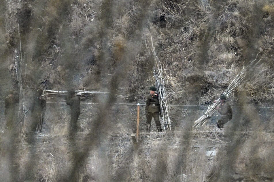 Pyongyang is reportedly reinforcing its border with an electric barbed-wire fence and using goats to test it.