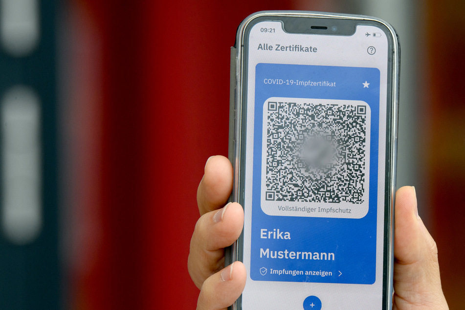 Impfzertifikat: Polizei warnt vor Fake-Kontrolle auf Rügen