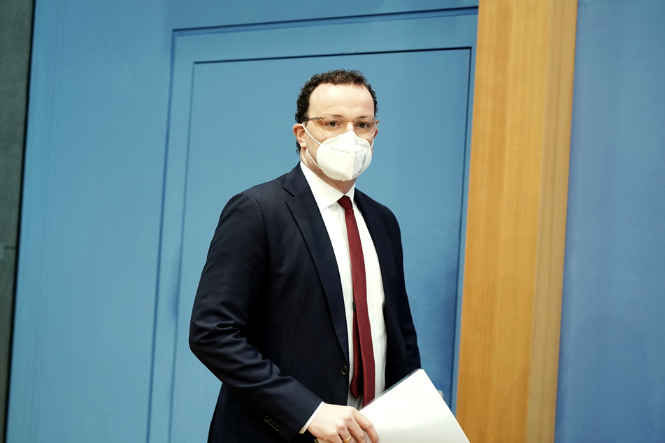 Jens Spahn (40, CDU), Bundesminister für Gesundheit, kommt zu der Pressekonferenz zur aktuellen Lage in der Corona-Pandemie.