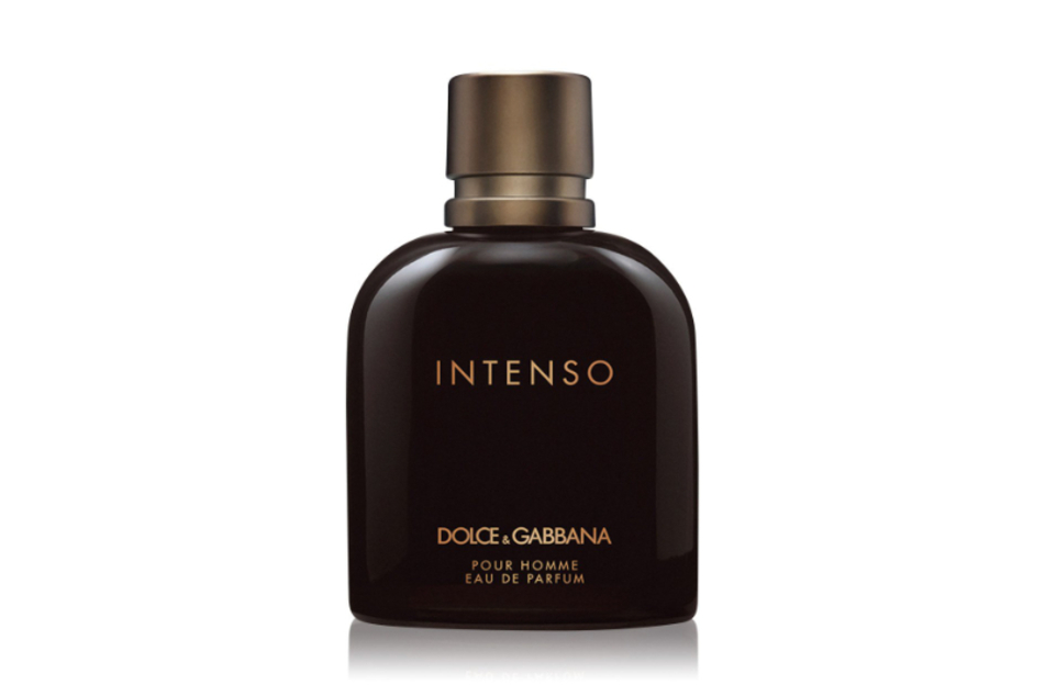 Intenso pour Homme ist ein Flanker des Originals "Pour Homme" von Dolce &amp; Gabbana.