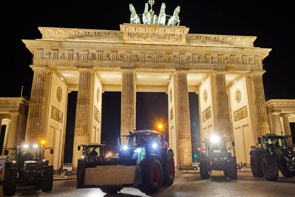 Die ersten Bauern sind in Berlin angekommen.