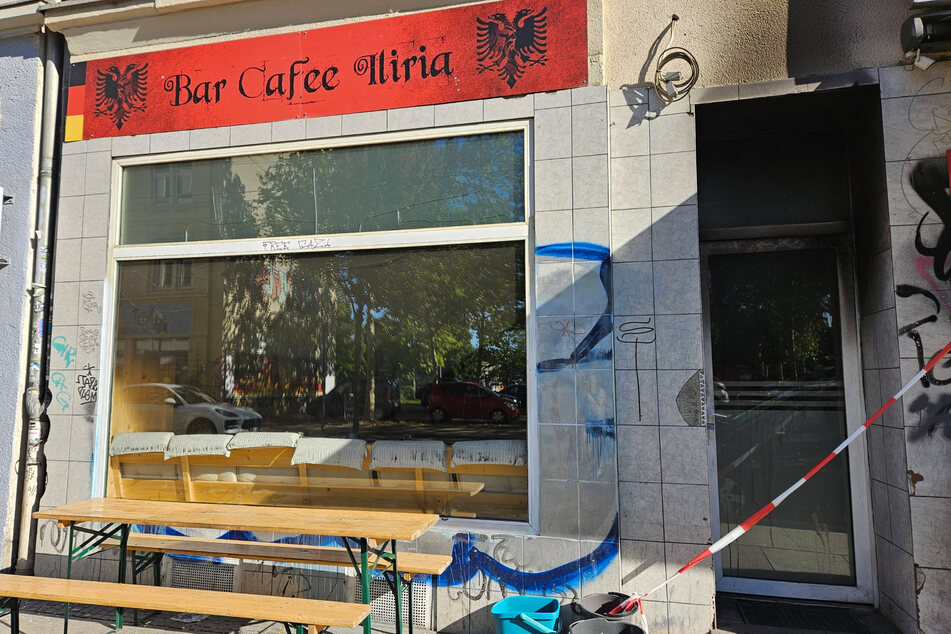 Am Tag danach sind die Brandspuren deutlich zu sehen.