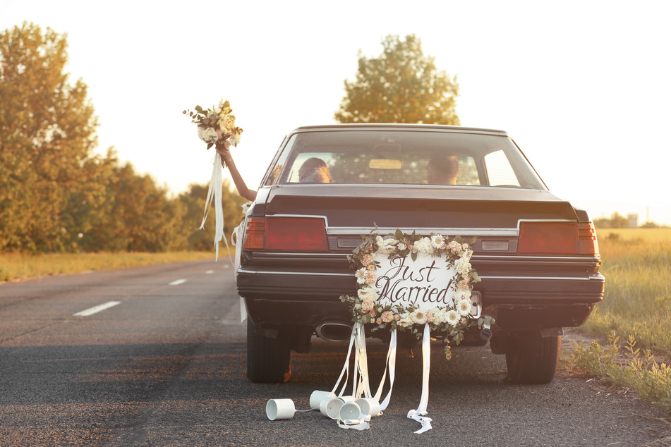 Ein Hochzeitskonvoi sorgte am Sonntag für einigen Ärger. (Symbolbild)