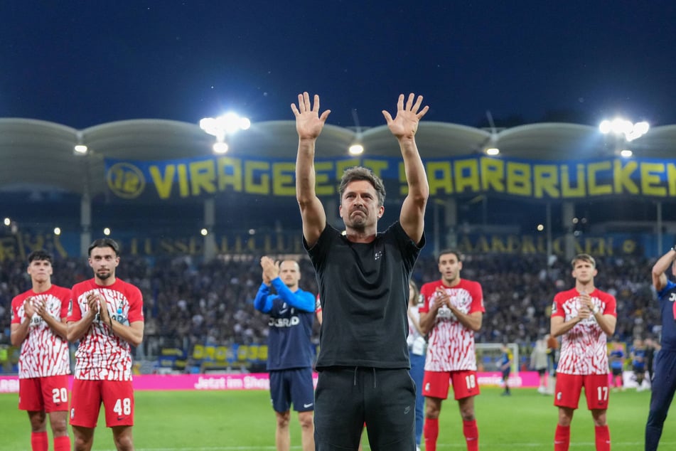 Mit Tränen in den Augen winkte Stamm am Sonntag den Freiburg-Fans in Saarbrücken.