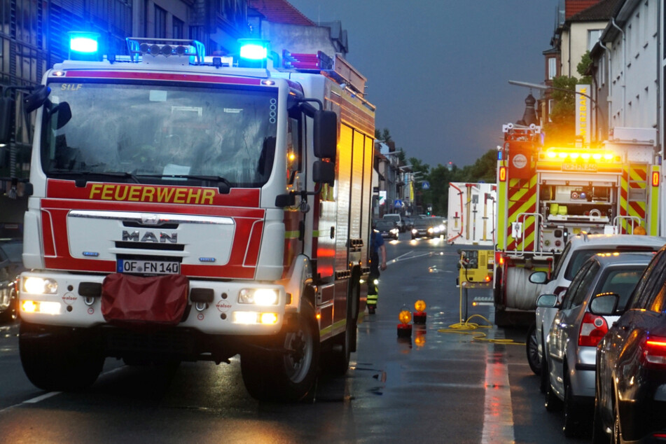 Starkregen und Gewitter zogen am Donnerstagabend über Frankfurt und Rhein-Main, die Feuerwehr hatte viel zu tun.