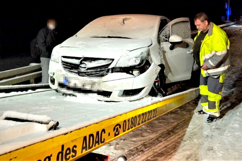 Unfallstelle übersehen! Opel erfasst Polizisten auf der A10
