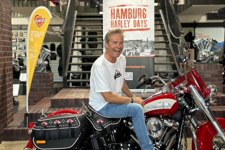 NDR-Moderator Hinnerk Baumgarten (56) ist leidenschaftlicher Harley-Fahrer und wird am Sonntag als prominenter Gast bei den Harley Days dabei sein.