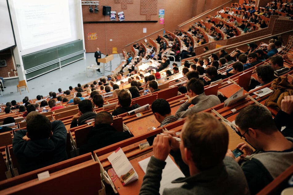 Ein Kritikpunkt der Studie am Bildungssystem in Hessen lautet, dass der Anteil der Bildungsausländer bei den Studierenden in Hessen gering sei.