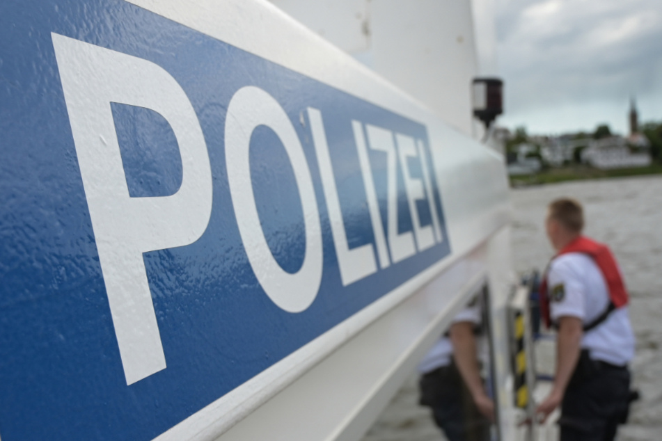 Möchtegern-Mittelalter-Mann löst Großeinsatz der Wasserschutz-Polizei aus