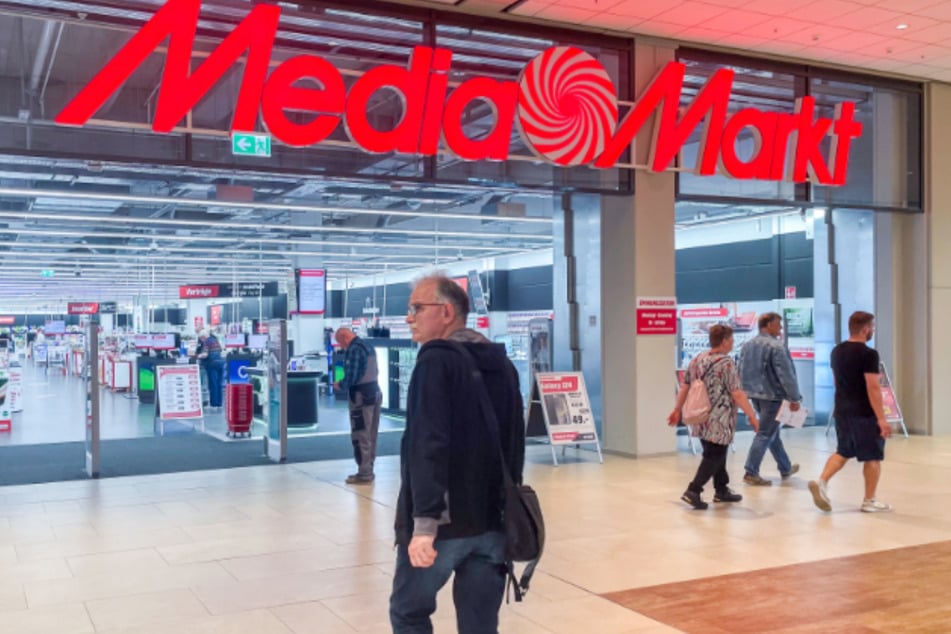 MediaMarkt Dresden - im Kaufpark Dresden, Dohnaer Straße 246.