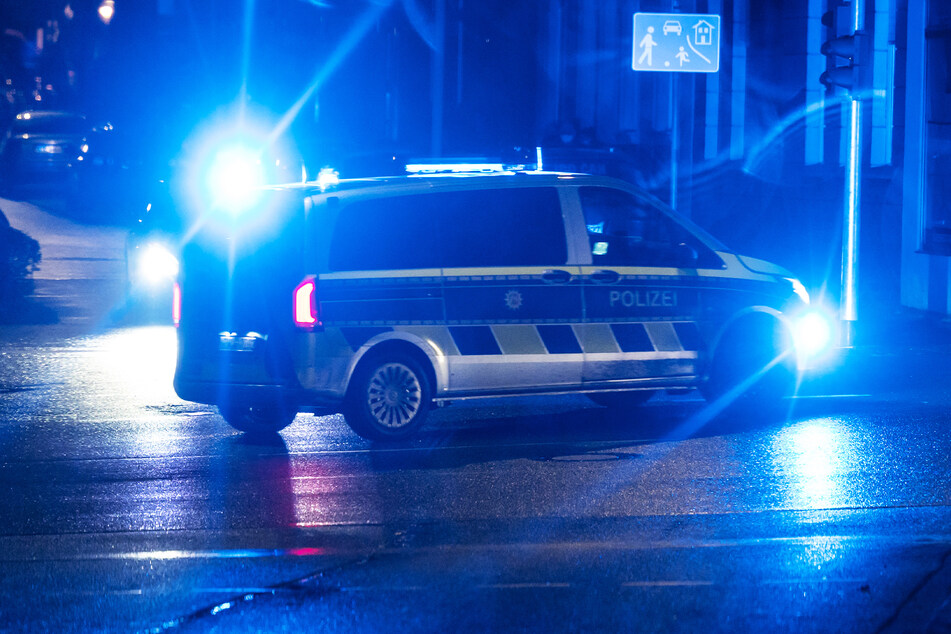 Die Polizei sucht den Tankstellen-Räuber (Symbolbild).