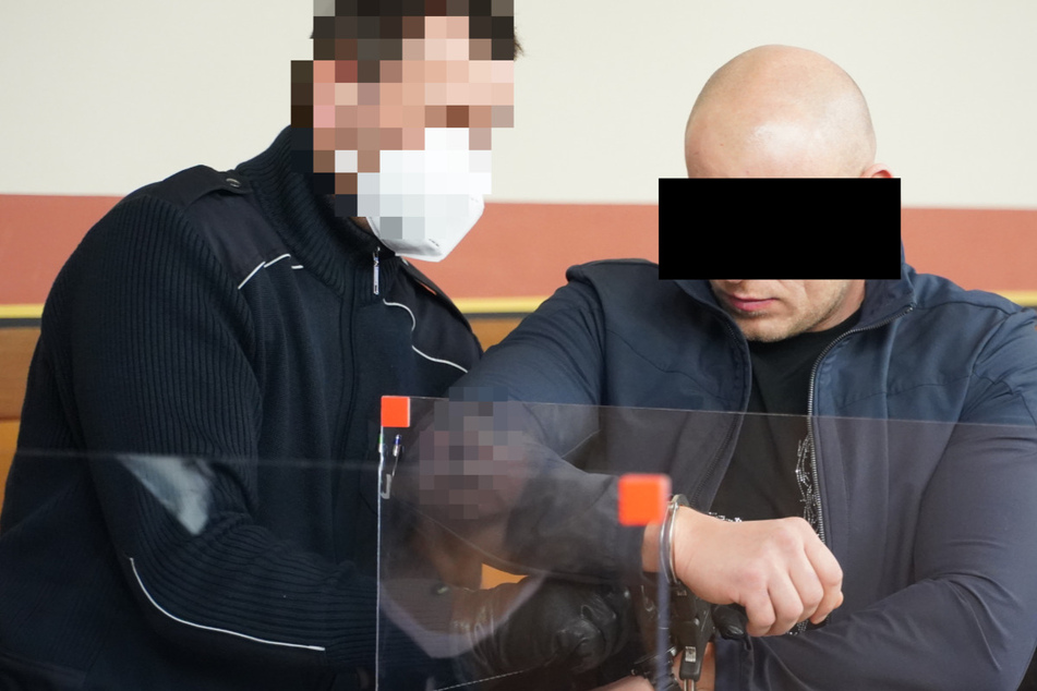 Fitnesstrainer vor Gericht: Er wurde mit seiner Geliebten und zehn Liter Drogen erwischt