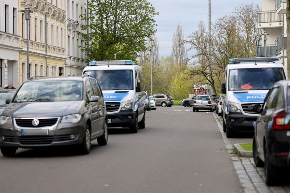 Leipzig: Kripo Durchsucht Zahlreiche Wohnungen Aufgrund Kinderporno ...