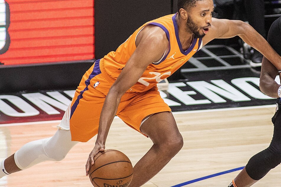 Mikal Bridges led the Suns with 22 points on Tuesday night.