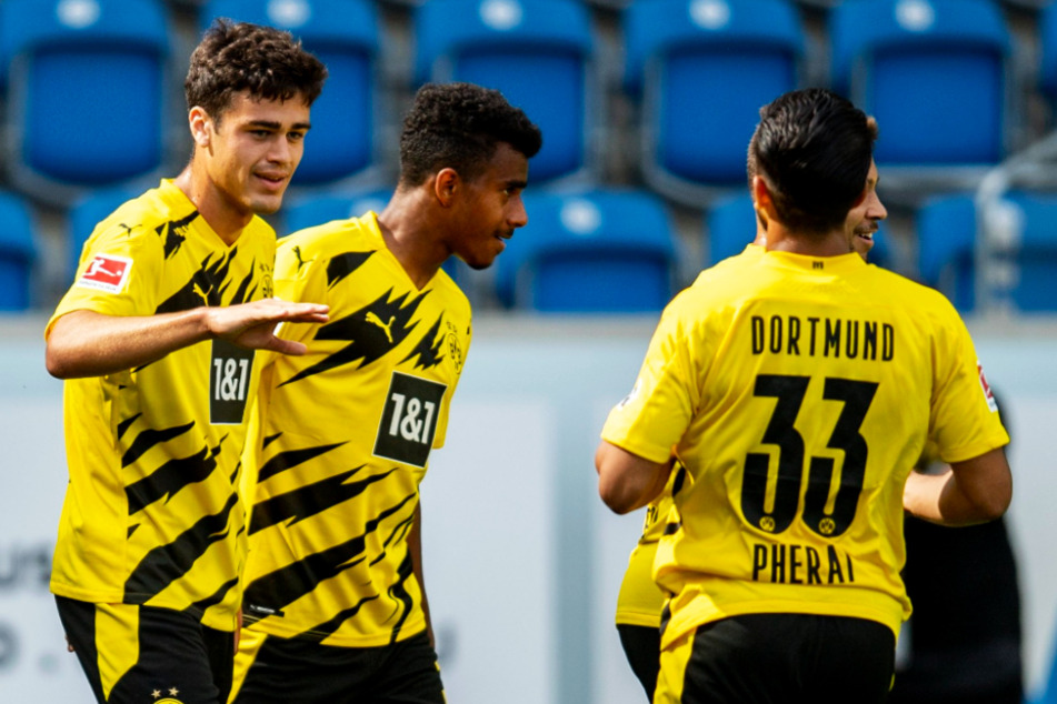 Sie alle spielten in der vergangenen Saison noch in der Dortmunder U19: Giovanni Reyna (l.) traf für den BVB gegen Austria Wien doppelt, Immanuel Pherai (r.) schoss auch ein Tor, Ansgar Knauff glänzte als Vorbereiter.