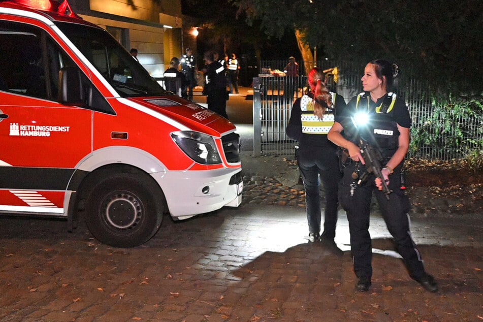 Großeinsatz im Norden: Mann niedergeschossen, Täter flüchtig