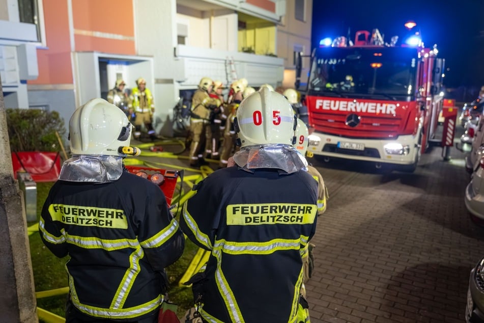 Die Feuerwehr konnte den Brand zügig löschen. Die Bewohner konnten später in ihre Wohnungen zurück.