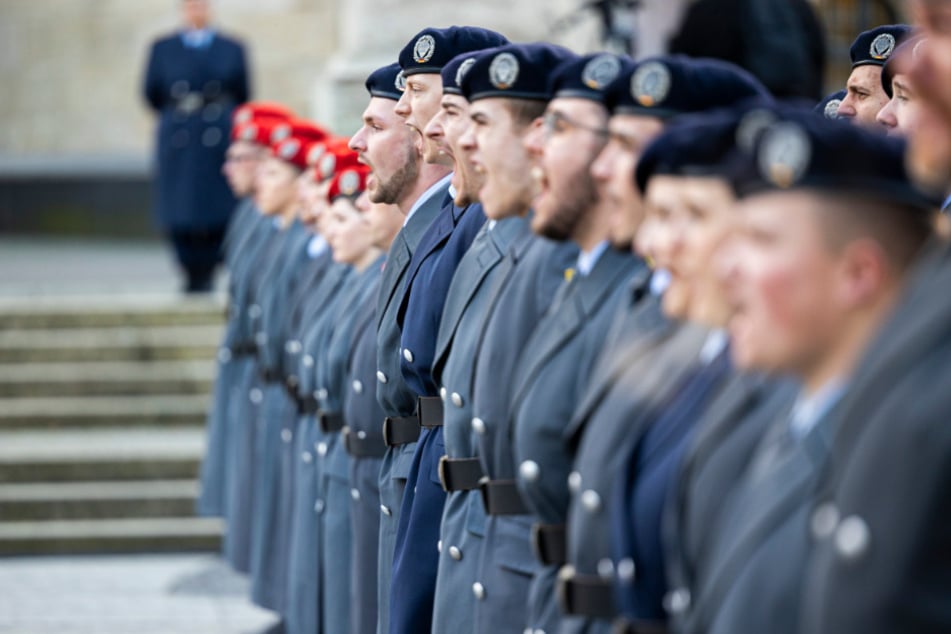 Knapp 3900 Soldatinnen und Soldaten konnte die Bundeswehr 2024 aus Nordrhein-Westfalen dazugewinnen.