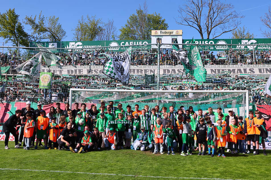 Am "Kinderspieltag" von Chemie Leipzig, wo zahlreiche junge Fußballfans das Spielgeschehen begleiten durften, gelang den Sachsen ein ganz wichtiger Sieg.