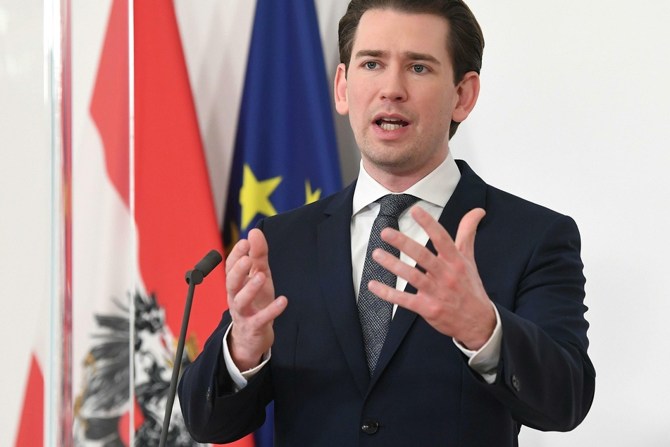 Österreich, Wien: Sebastian Kurz, Bundeskanzler von Österreich, spricht während eines EU-Sondergipfels der Staats- und Regierungschefs zur Corona-Pandemie im Bundeskanzleramt.