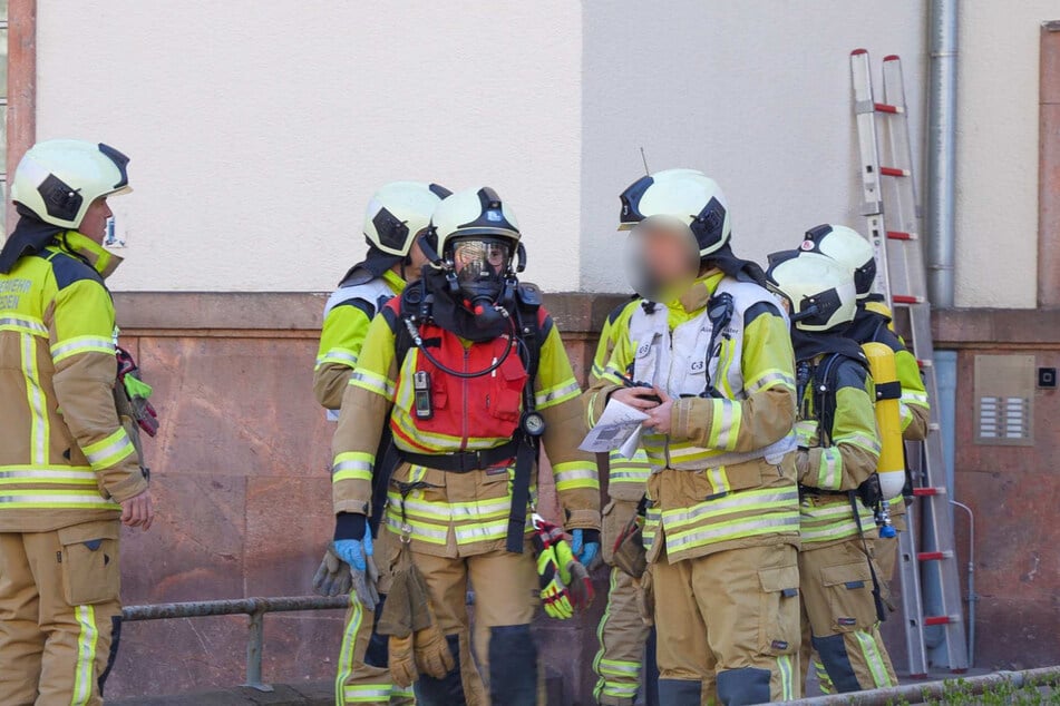 Rund 90 Einsatzkräfte waren vor Ort.