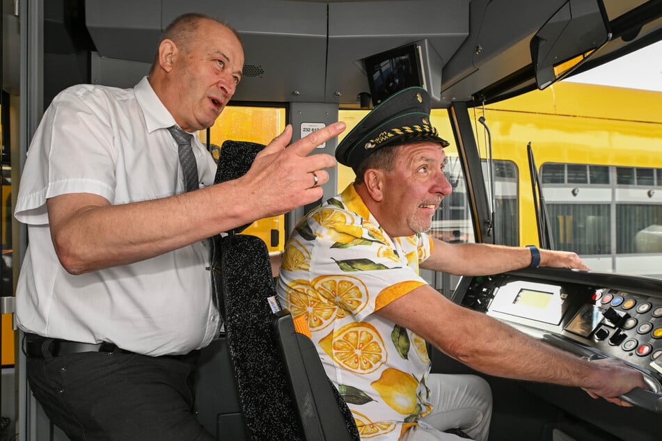 Dresden: Neuer Job? Böttcher plötzlich Straßenbahnfahrer