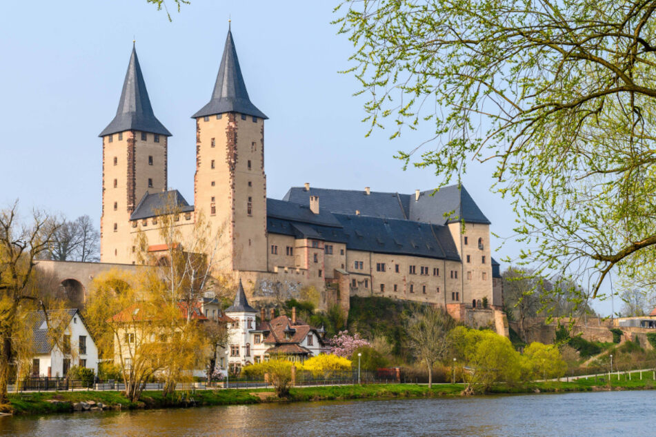Einfach mal frische Luft schnuppern: Blick auf Schloss Rochlitz, idyllisch an der Zwickauer Mulde gelegen.
