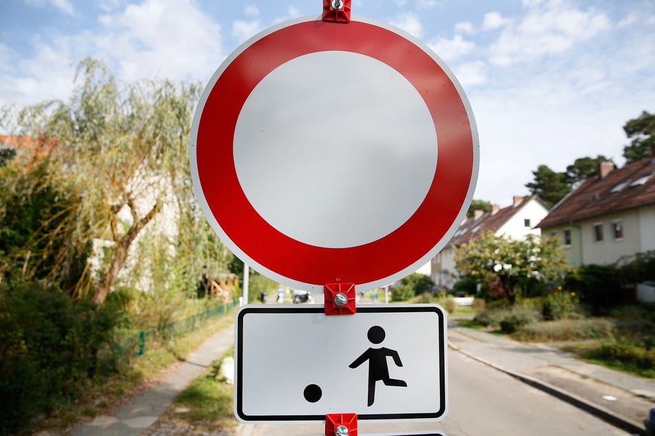 Mit diesem Verkehrsschild werden echte Spielstraßen für Autofahrer gekennzeichnet.