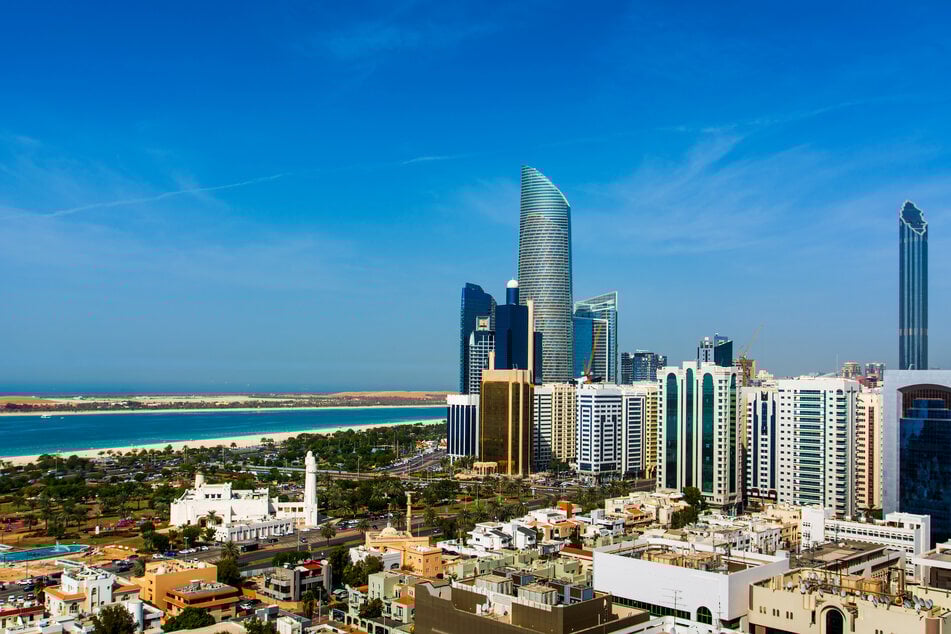 Da die Reise einen Zwischenstopp in Abu Dhabi beinhaltete, war es dem Paar zu unsicher und es sagte die Reise ab. (Symbolbild)