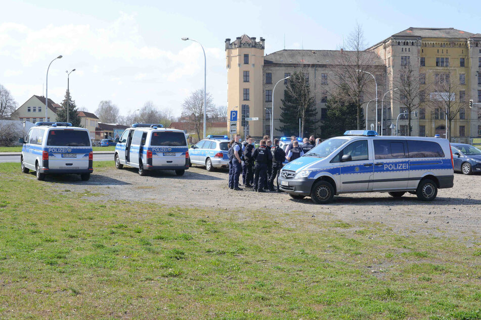 Mit einem Großaufgebot rückte die Polizei am Mittwoch in Zittau aus.