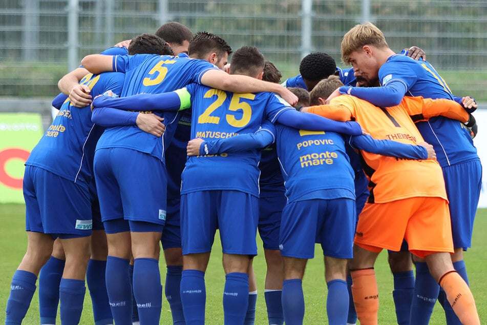Kuriosum in der Regionalliga: Spieler & Trainer kündigen ihre Verträge, muss jetzt die U23 ran?