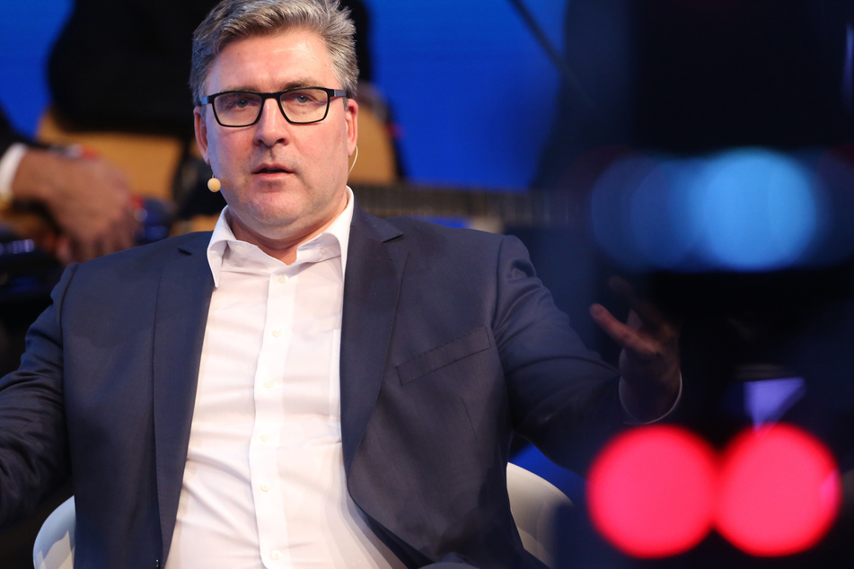 Eintracht Frankfurts Vorstandssprecher Axel Hellmann (50) sprach sich klar gegen Teile der Reformen der UEFA Champions League aus.