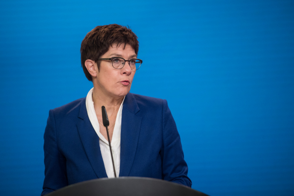 Berlin: Annegret Kramp-Karrenbauer, Bundesministerin der Verteidigung, spricht im Auswärtigen Amt.