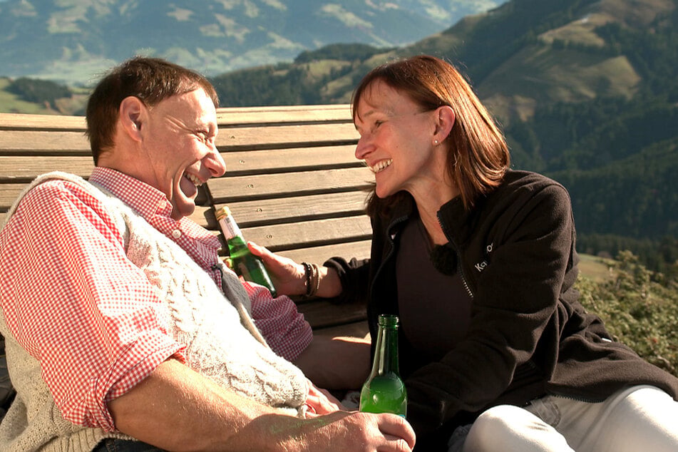 Bei Milchbauer Franz (53) aus Österreich und Hofdame Silke hat es mächtig gefunkt: Die beiden wollen heiraten.