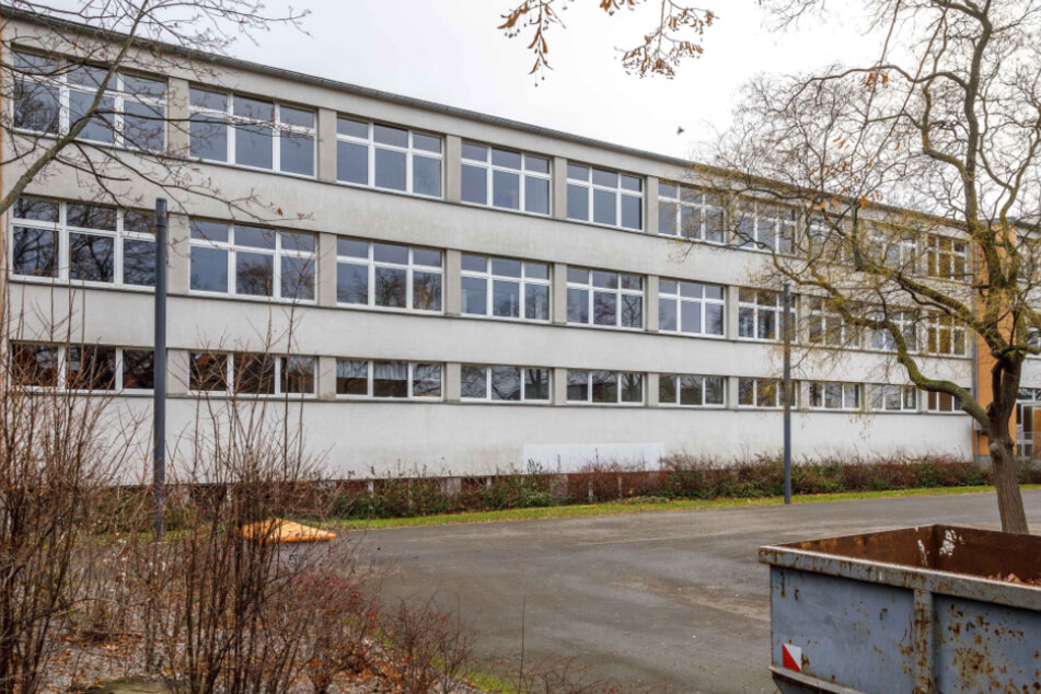 Bis Sommer 2023 soll das Gymnasium Cotta am Terrassenufer untergebracht werden.