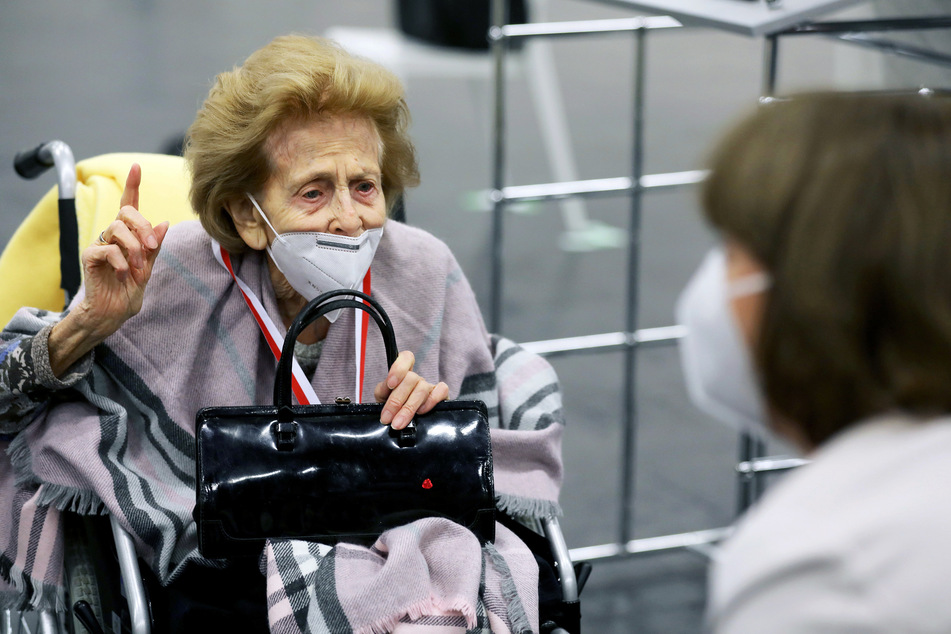 Die älteste Kölnerin Elisabeth Steubesand (105) hält Menschen, die einen bestimmten Impfstoff ablehnen für "undankbar".