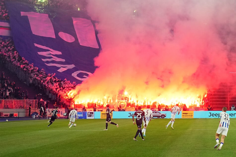 Nach Pyro-Chaos in Berlin: Sechsstellige Strafe für den 1. FC Magdeburg!